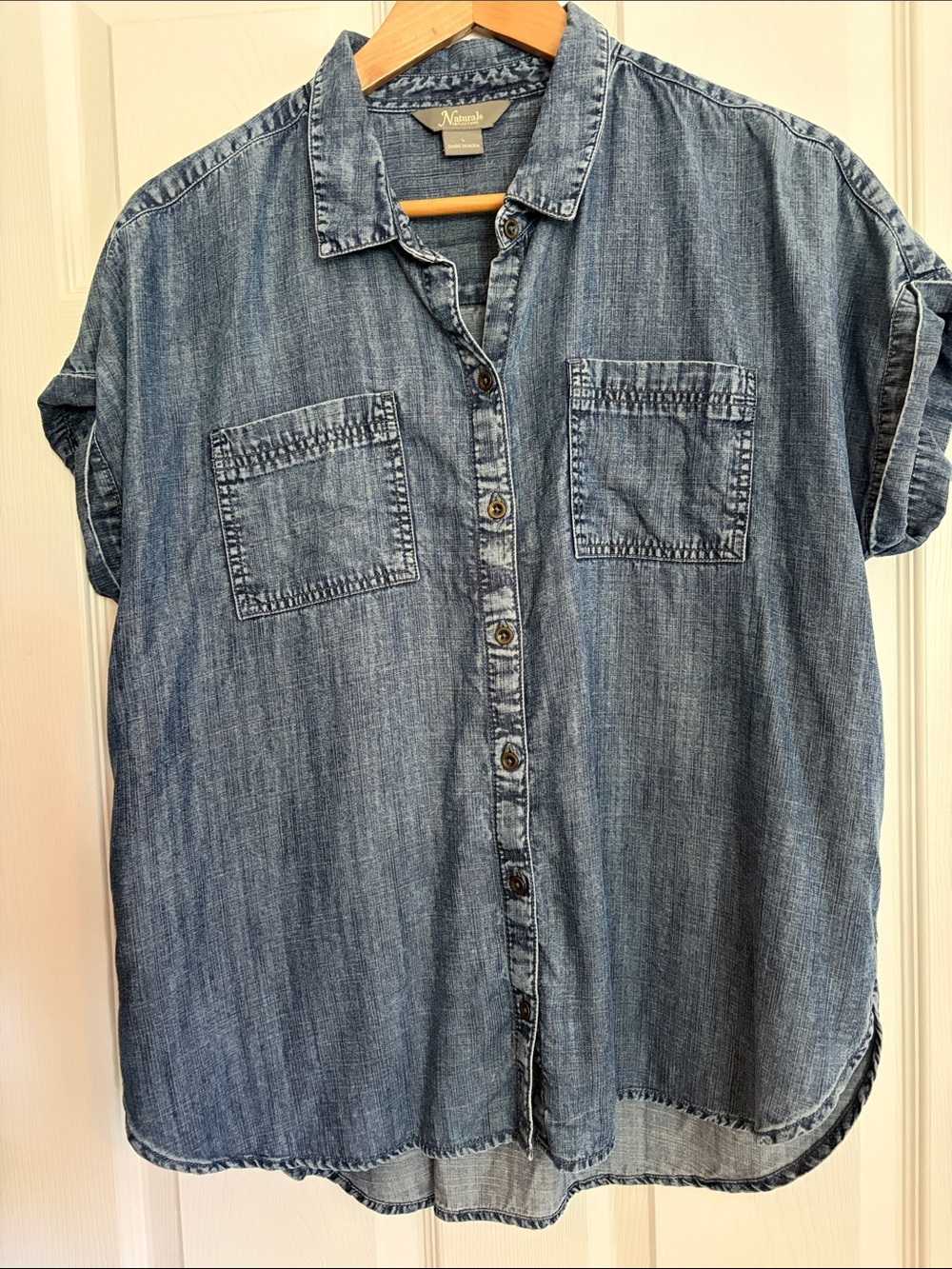 Women’s Natural Reflections Washed Blue Denim-look Short-Sleeve Shirt, Large